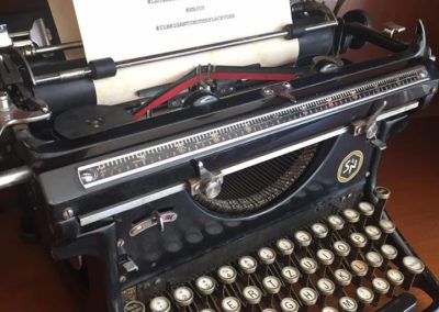 Machine-à-écrire-vintage_Il-Brigantino_Montreux-2